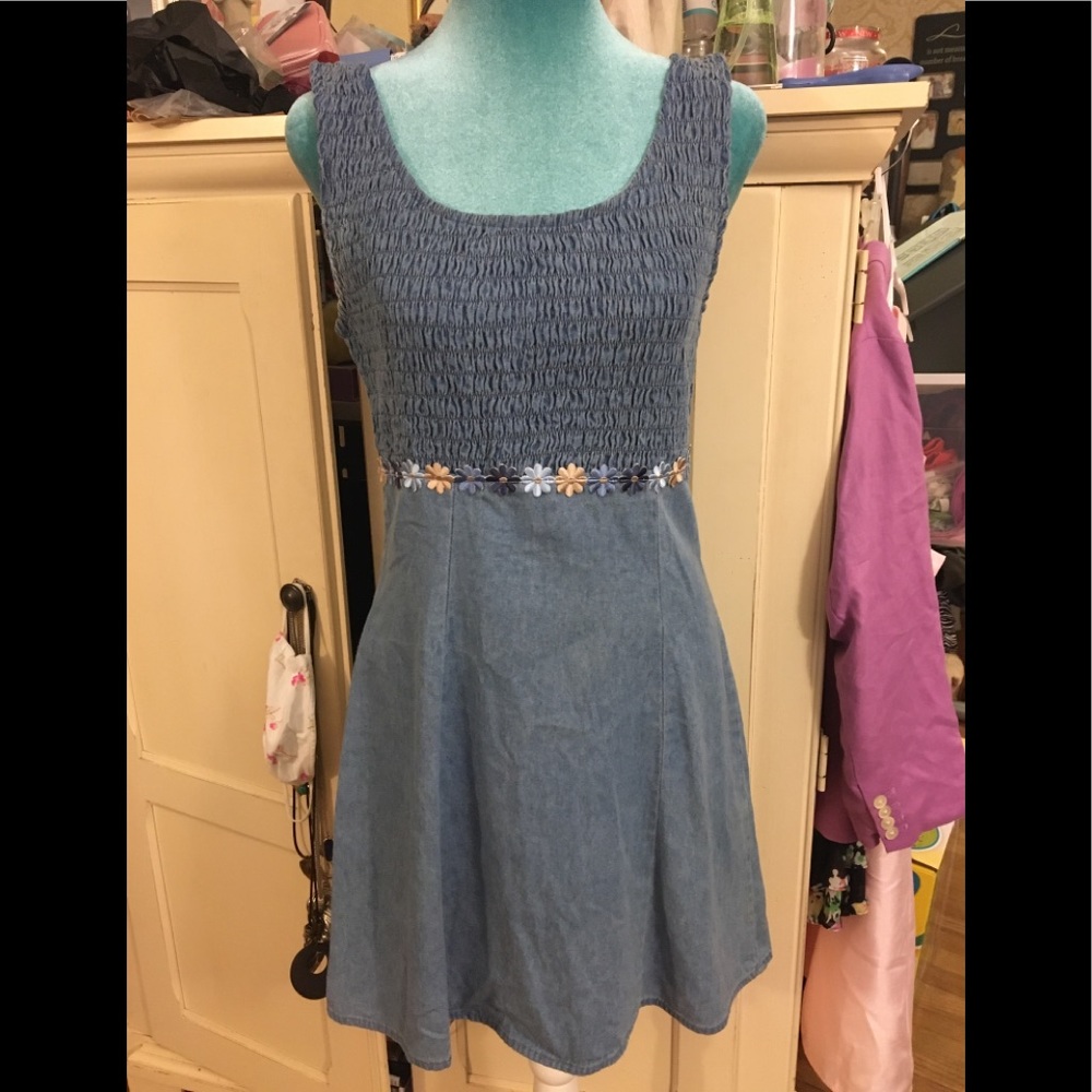 Vintage 90’s Adorable size small jeans dress. Textured and embellishments